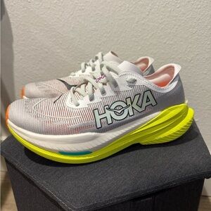 HOKA Running Mach X 2